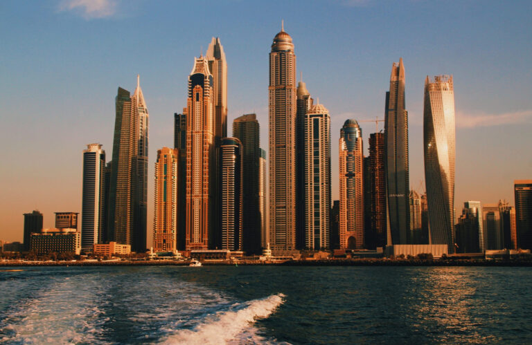 A Guide to Business Setup in the UAE: Mainland vs. Freezone vs. Offshore